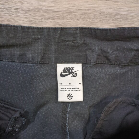 Nike SB Skateboarding Men's 32 Ripstop Cargo Pants Black Utility CV4699-010 - Picture 2 of 14
